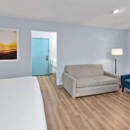 Days Inn & Suites By Wyndham Siler City Bagian luar foto