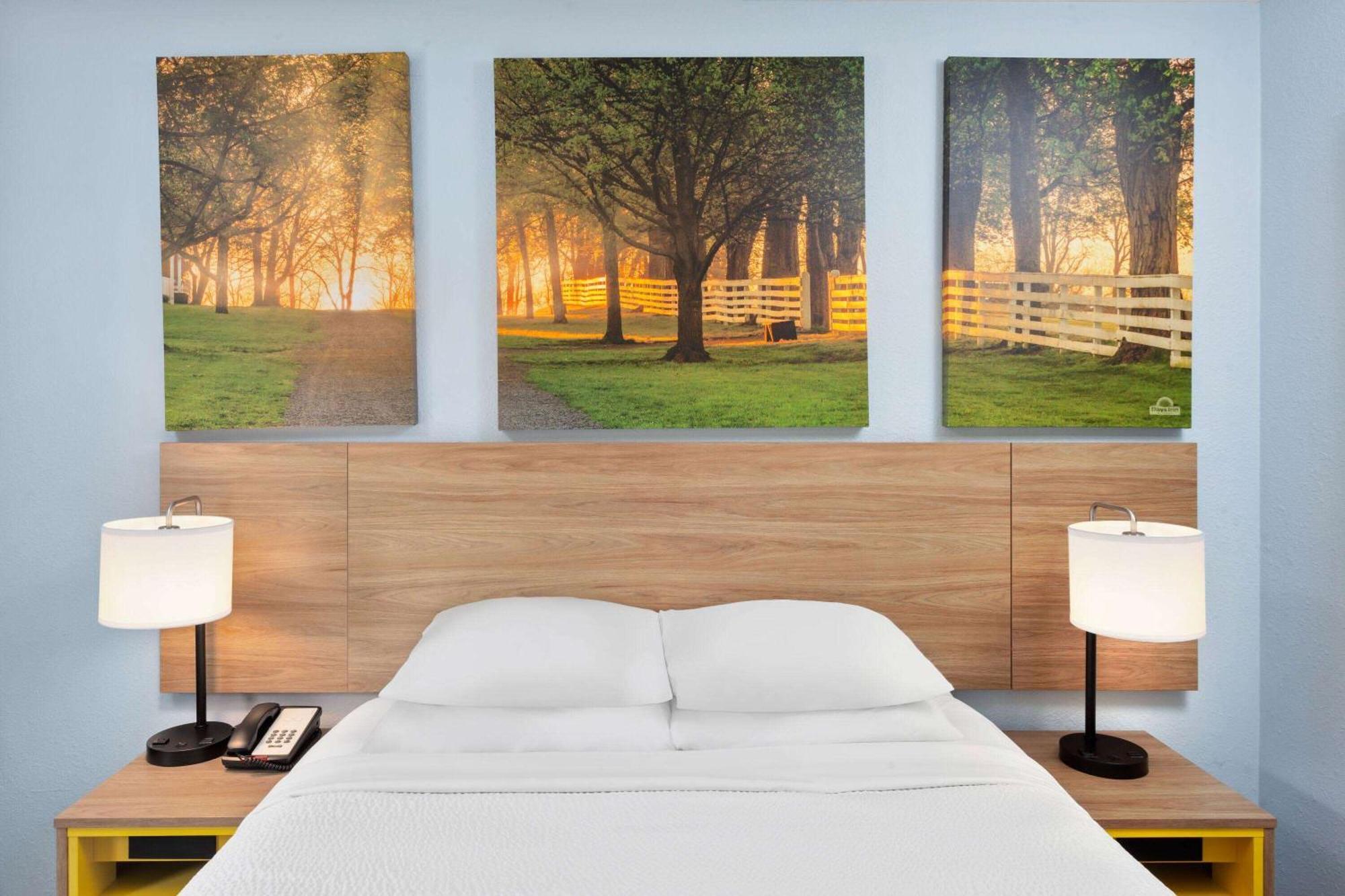 Days Inn & Suites By Wyndham Siler City Bagian luar foto
